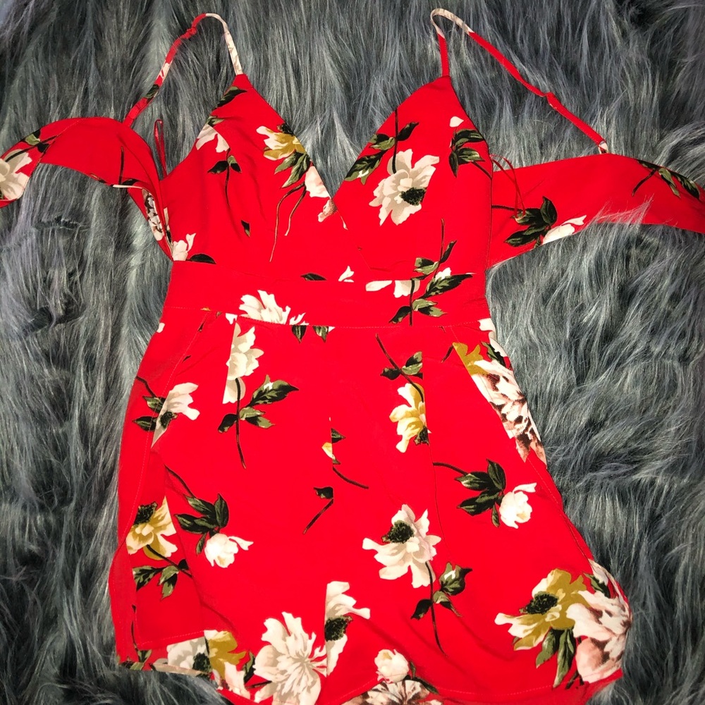 ✨RED FLORAL ROMPER✨